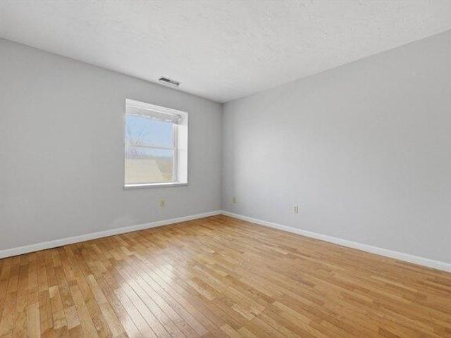 condo with 2 bedroom, Worcester MA ES105366025