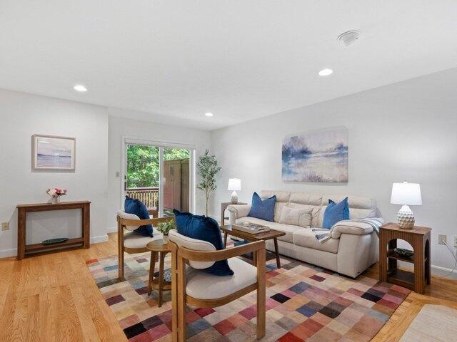 condo with 2 bedroom, Acton MA ES105536874