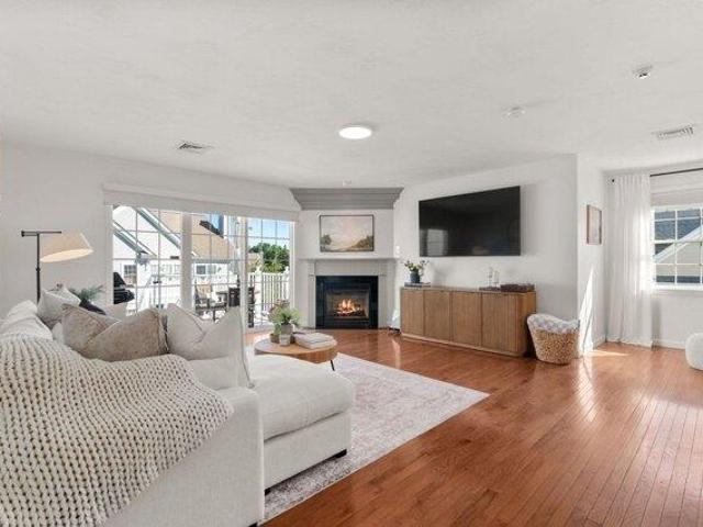 condo with 2 bedroom, Abington MA ES105652411