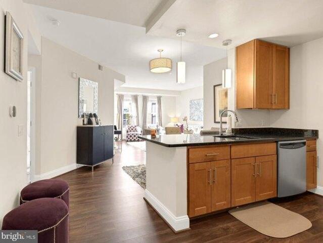 condo with 2 bedroom, Alexandria VA DS103501192