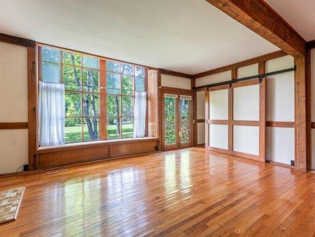 condo with 2 bedroom, Amherst MA ES105330559