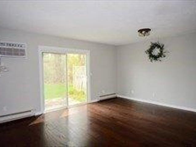 condo with 2 bedroom, Amherst MA ES105340895