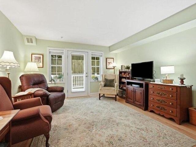 condo with 2 bedroom, Amherst MA ES105417732