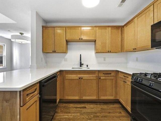 condo with 2 bedroom, Arlington MA ES105649647