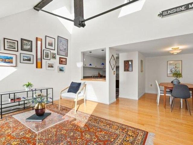condo with 2 bedroom, Arlington MA ES105366601