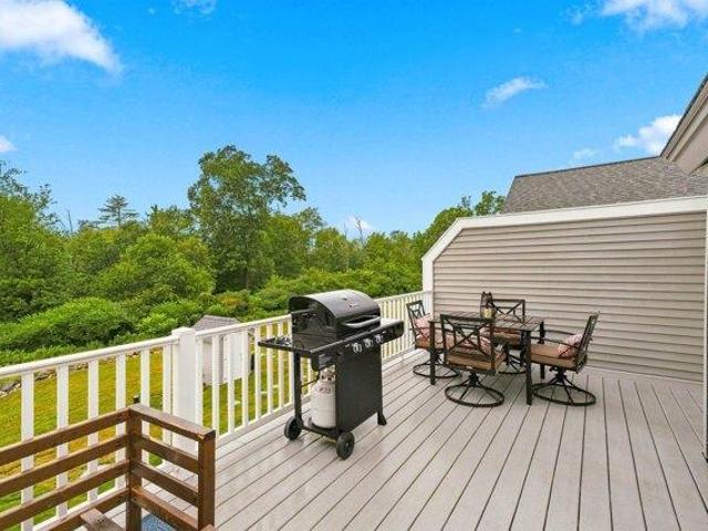 condo with 2 bedroom, Atkinson NH ES105400680