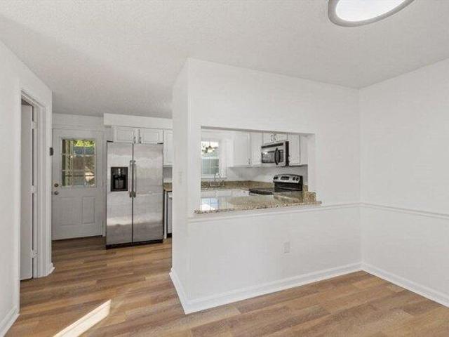 condo with 2 bedroom, Auburn MA ES105277150