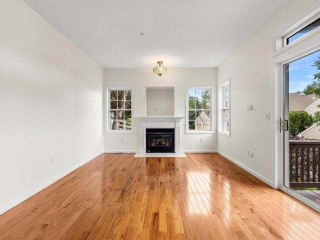 condo with 2 bedroom, Bedford NH ES105547882