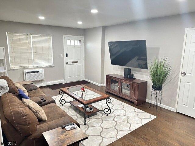 condo with 2 bedroom, Belleville NJ ES105723578