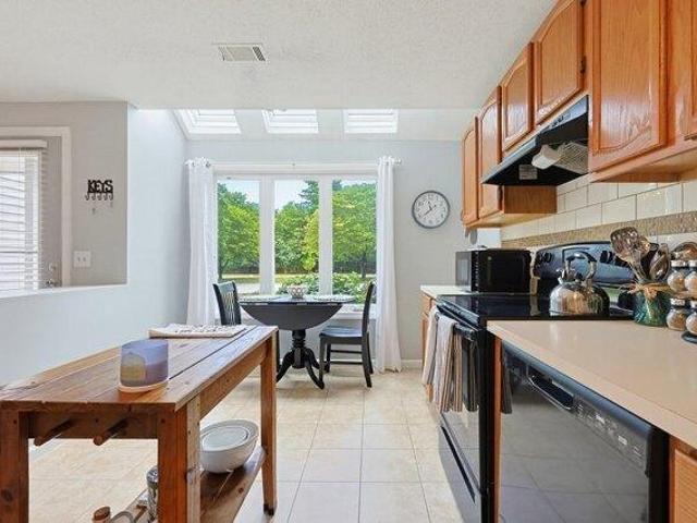 condo with 2 bedroom, Bellingham MA ES105550832