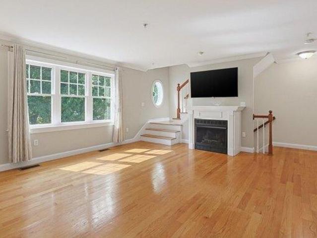 condo with 2 bedroom, Beverly MA ES105478448