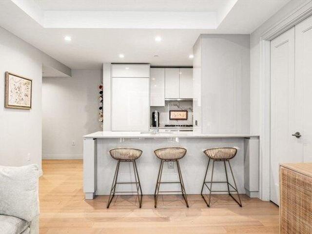 condo with 2 bedroom, Boston MA ES105366474