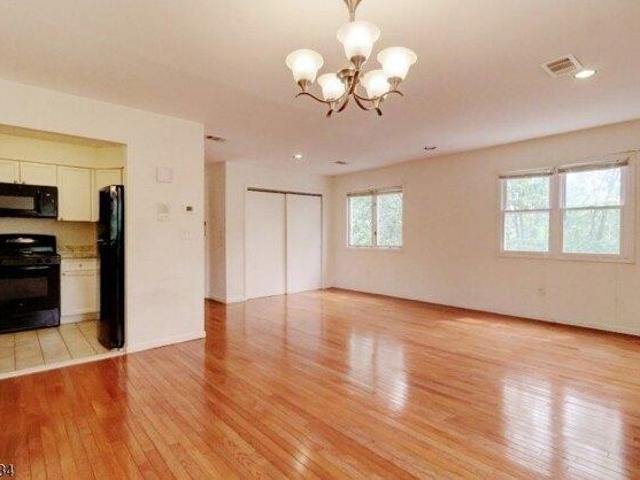 condo with 2 bedroom, Bloomfield NJ ES105681471