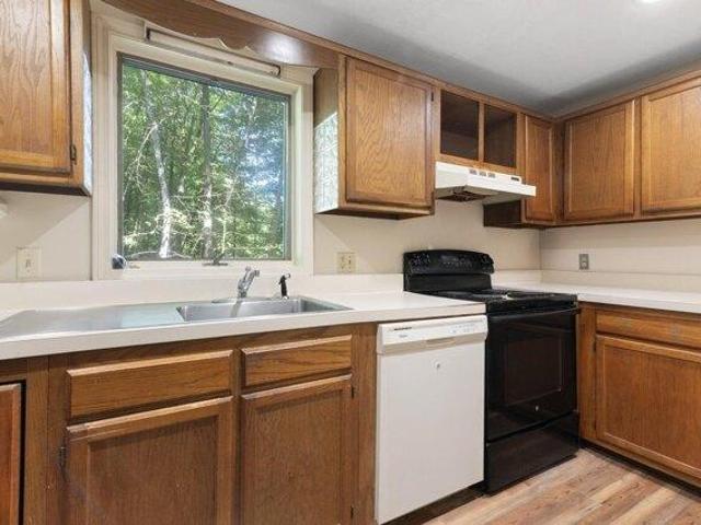 condo with 2 bedroom, Brattleboro VT ES104237385