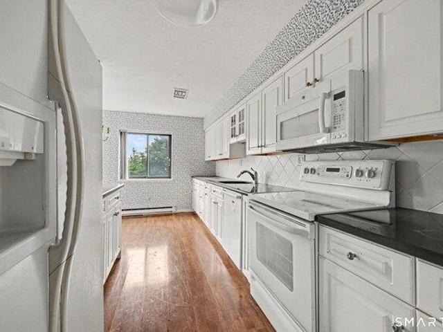 condo with 2 bedroom, Bridgeport CT ES105415910