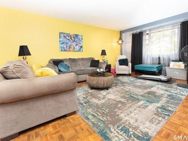 condo with 2 bedroom, Bridgeport CT ES105427088