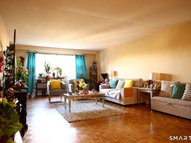 condo with 2 bedroom, Bridgeport CT ES105511674