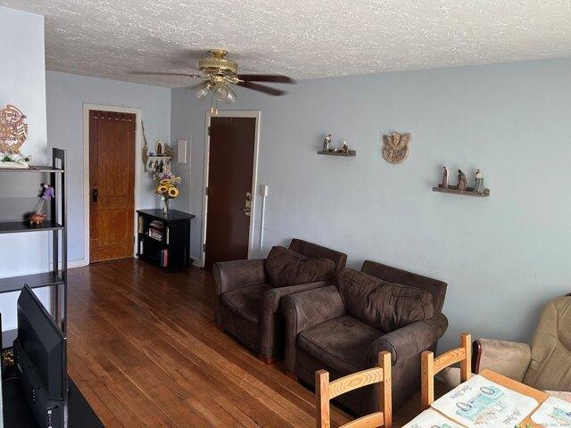 condo with 2 bedroom, Bridgeport CT ES105559498