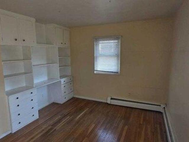 condo with 2 bedroom, Bridgeport CT ES105559719