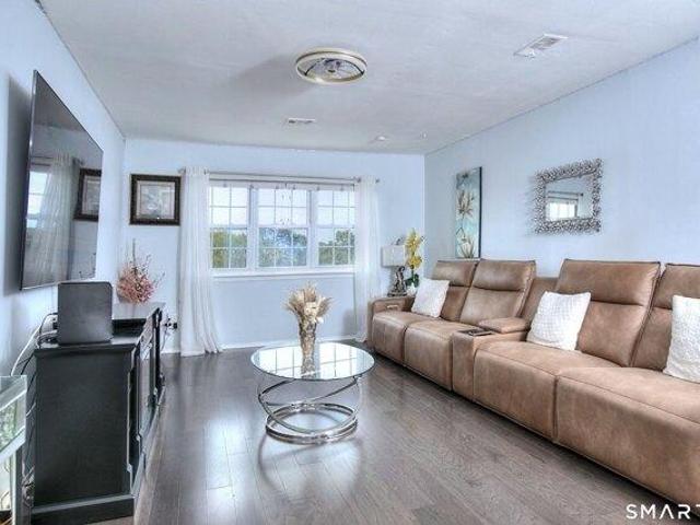condo with 2 bedroom, Bridgeport CT ES105561919