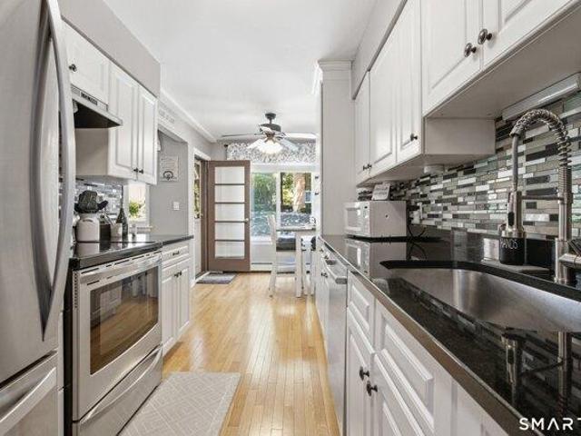 condo with 2 bedroom, Bridgeport CT ES105578533