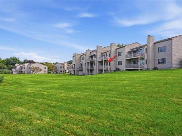 condo with 2 bedroom, Bristol RI ES105402554