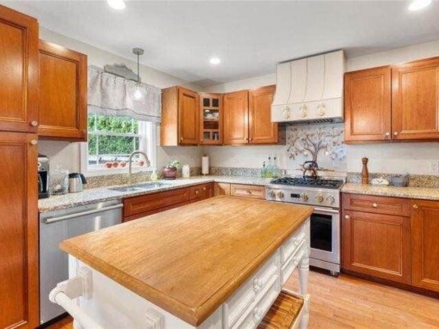 condo with 2 bedroom, Bristol RI ES105609734