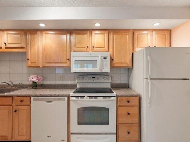 condo with 2 bedroom, Burlington MA ES105364873