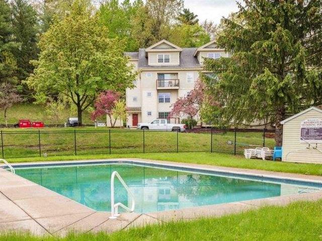 condo with 2 bedroom, Burlington VT ES105494255