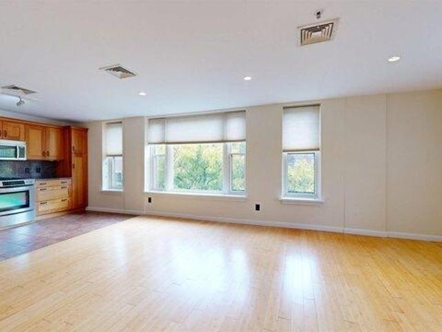 condo with 2 bedroom, Burlington VT ES105535614