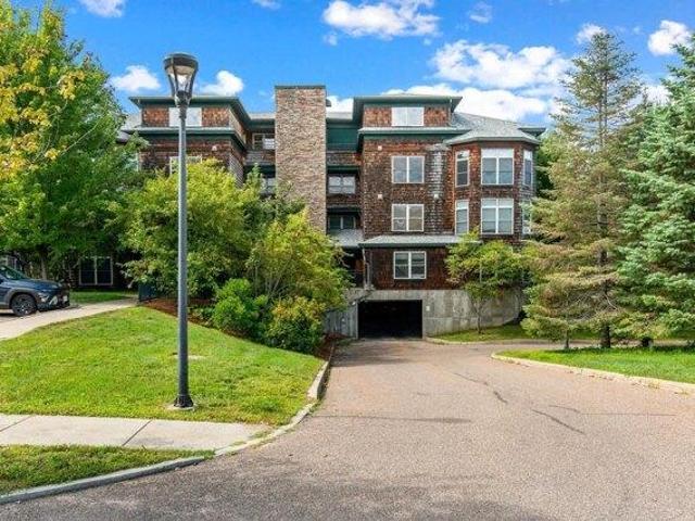 condo with 2 bedroom, Burlington VT ES105590993