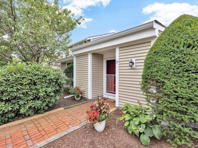 condo with 2 bedroom, Buzzards Bay MA ES105511004