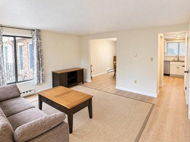condo with 2 bedroom, Buzzards Bay MA ES105512362