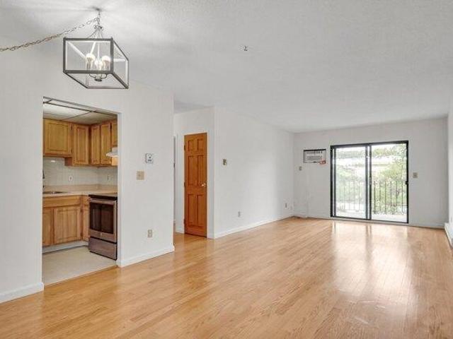 condo with 2 bedroom, Cambridge MA ES105650859