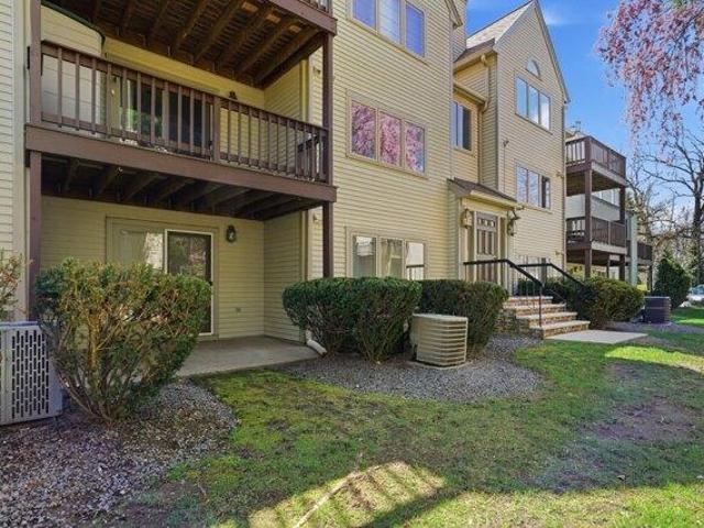 condo with 2 bedroom, Canton MA ES105496889