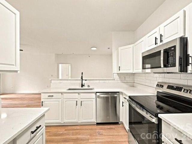 condo with 2 bedroom, Charlotte NC ES104908348