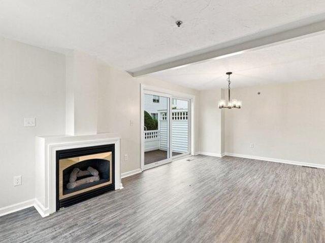 condo with 2 bedroom, Chelmsford MA ES105561437