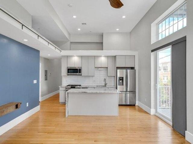 condo with 2 bedroom, Chelsea MA ES105383591