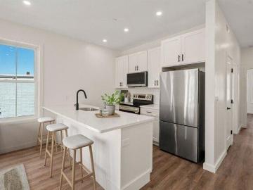 condo with 2 bedroom, Chelsea MA ES103495221
