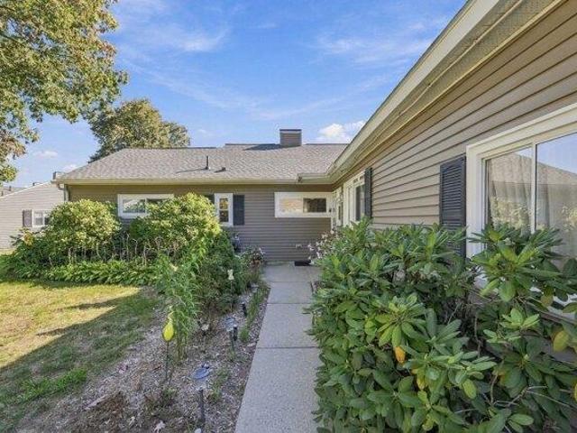 condo with 2 bedroom, Chicopee MA ES105535484