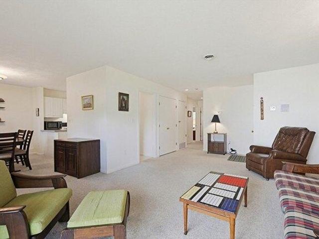 condo with 2 bedroom, Concord MA ES105352254
