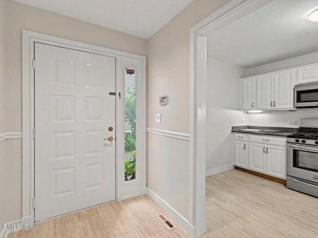 condo with 2 bedroom, Cos Cob CT ES105288283