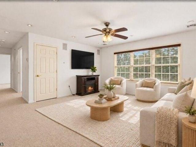 condo with 2 bedroom, Clark NJ ES105800766