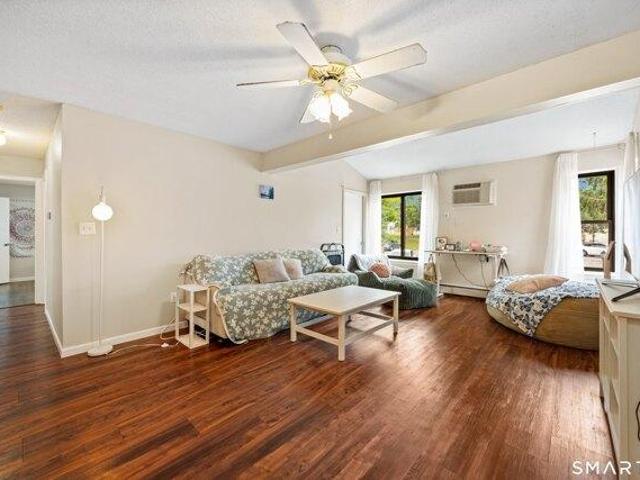 condo with 2 bedroom, Cromwell CT ES105125909