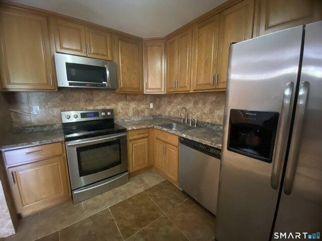 condo with 2 bedroom, Cromwell CT ES105536837