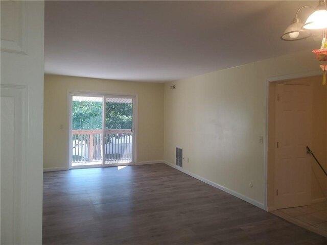condo with 2 bedroom, Cranston RI ES105658444