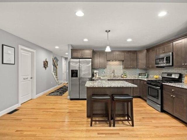condo with 2 bedroom, Cumberland RI ES105351202