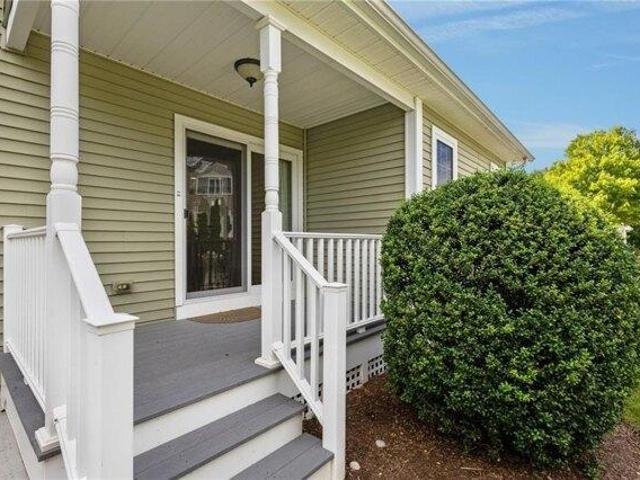 condo with 2 bedroom, Cumberland RI ES105418905