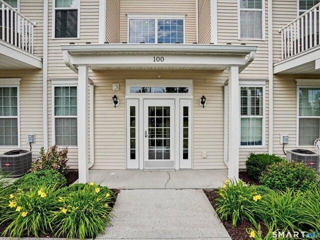 condo with 2 bedroom, Danbury CT ES104869632