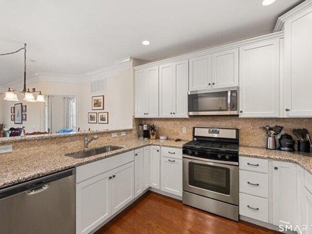 condo with 2 bedroom, Danbury CT ES105414523